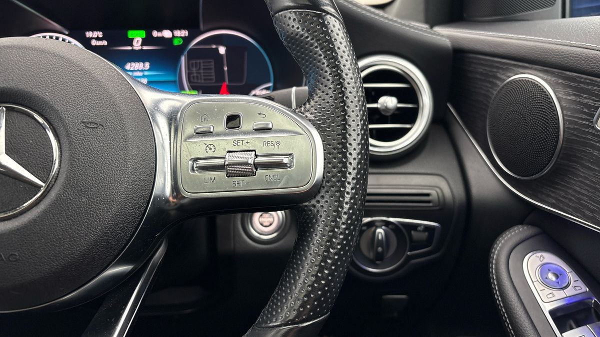 Mercedes-Benz GLC Image 14