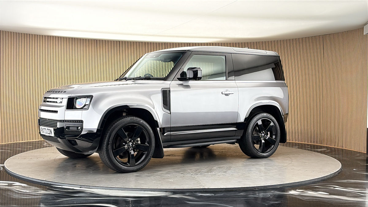 More views of Land Rover Defender 90