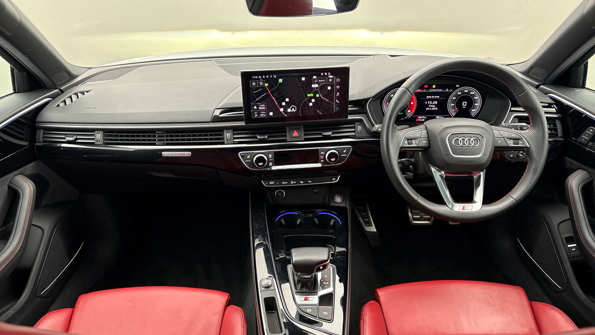 Audi S4 Avant Image 12