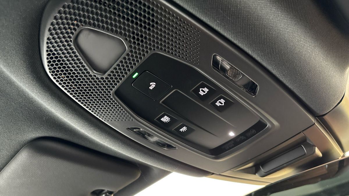 Porsche Cayenne Image 30