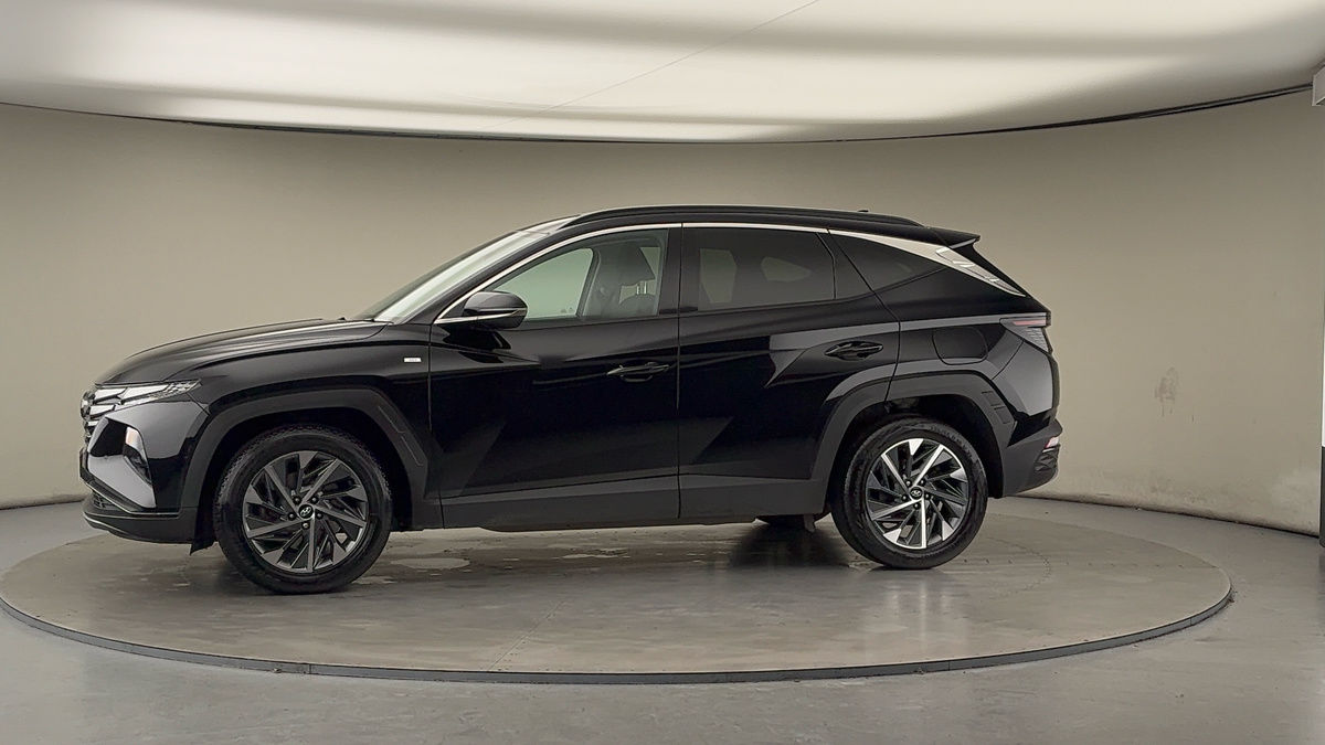 More views of Hyundai TUCSONix35