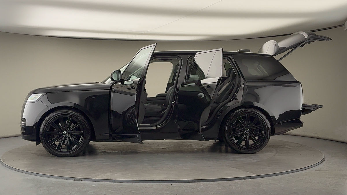 More views of Land Rover Range Rover