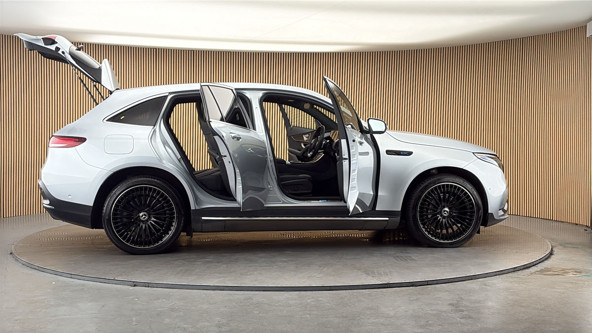 More views of Mercedes-Benz EQC
