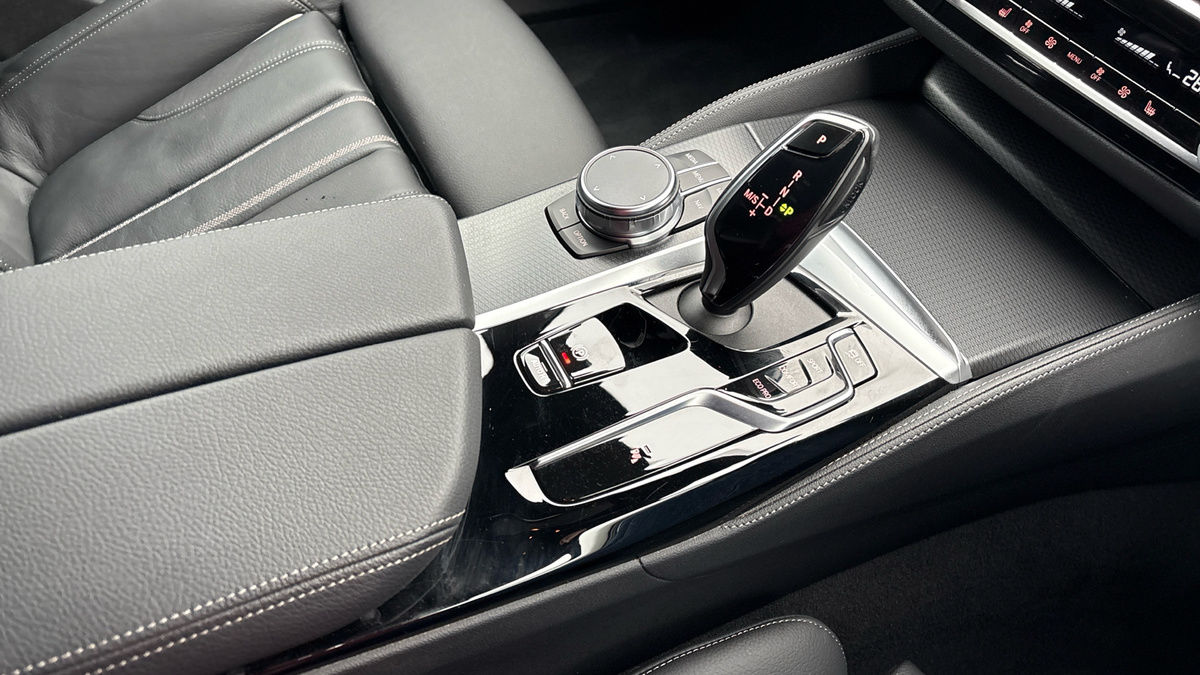 BMW 5 Series Image 18