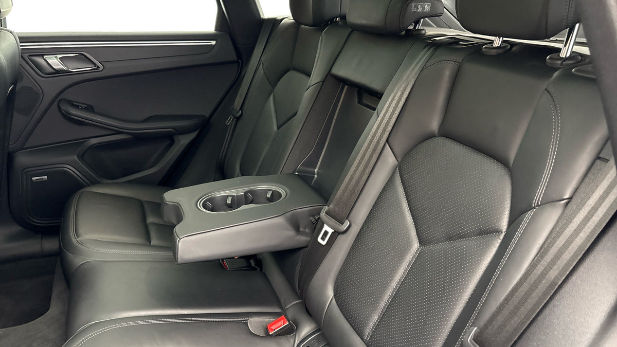 Porsche Macan Image 9