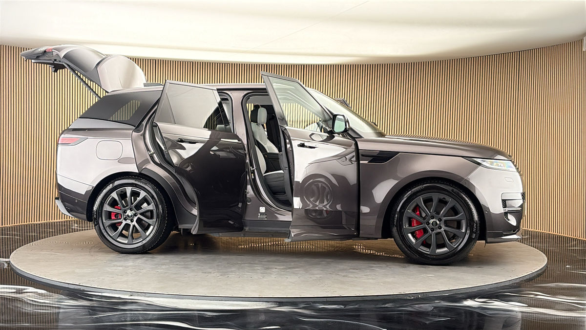 More views of Land Rover Range Rover Sport
