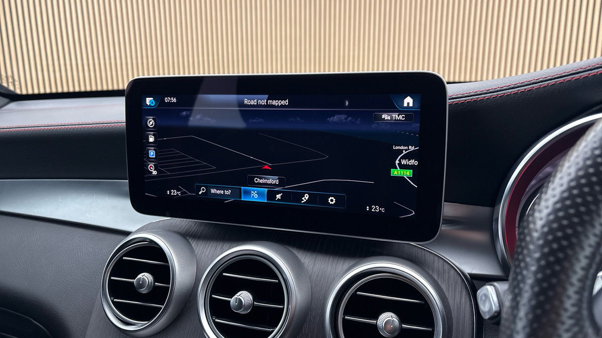 Mercedes-Benz GLC Image 17