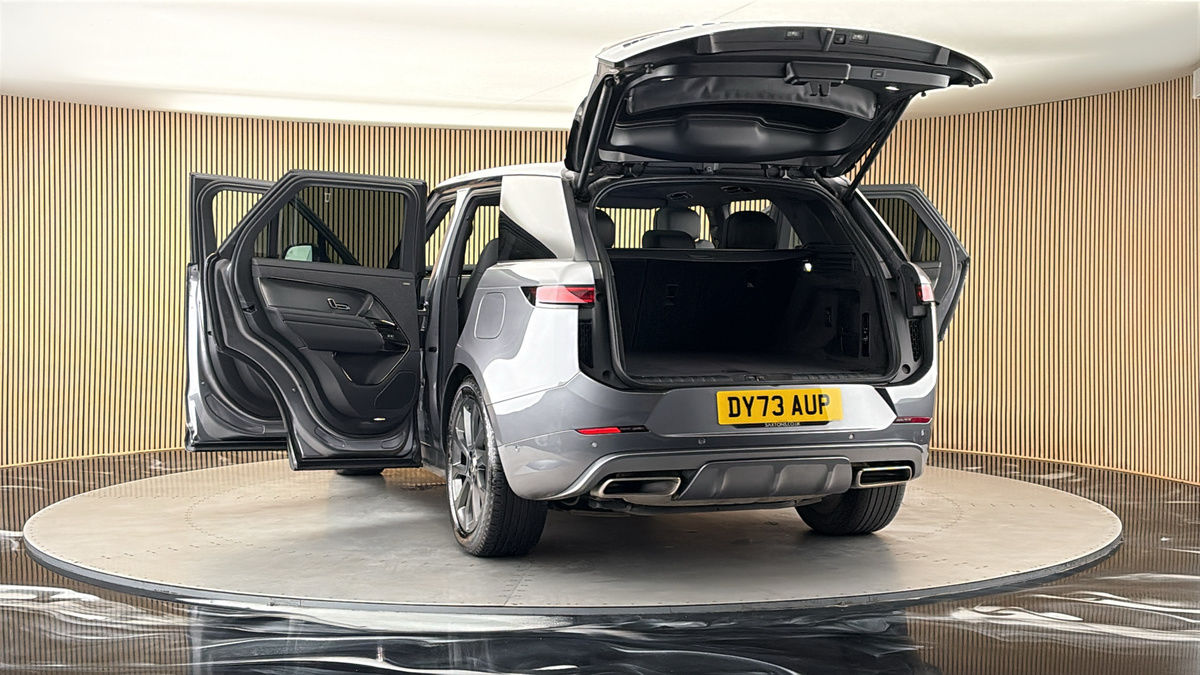 More views of Land Rover Range Rover Sport
