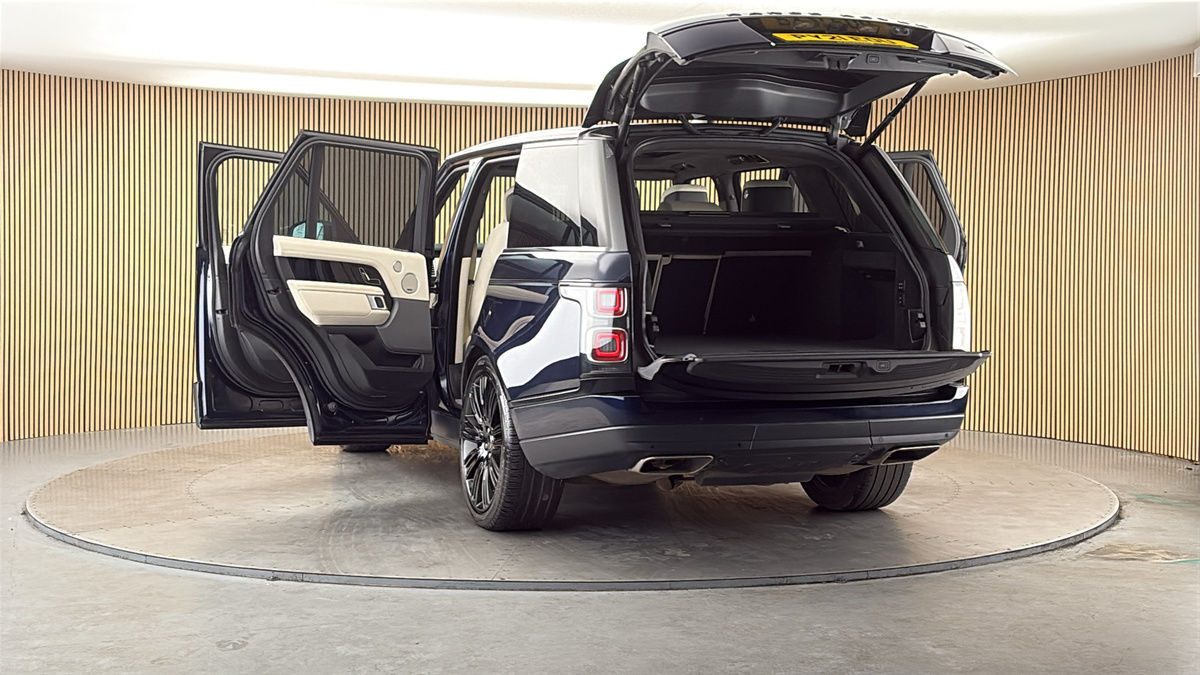 More views of Land Rover Range Rover