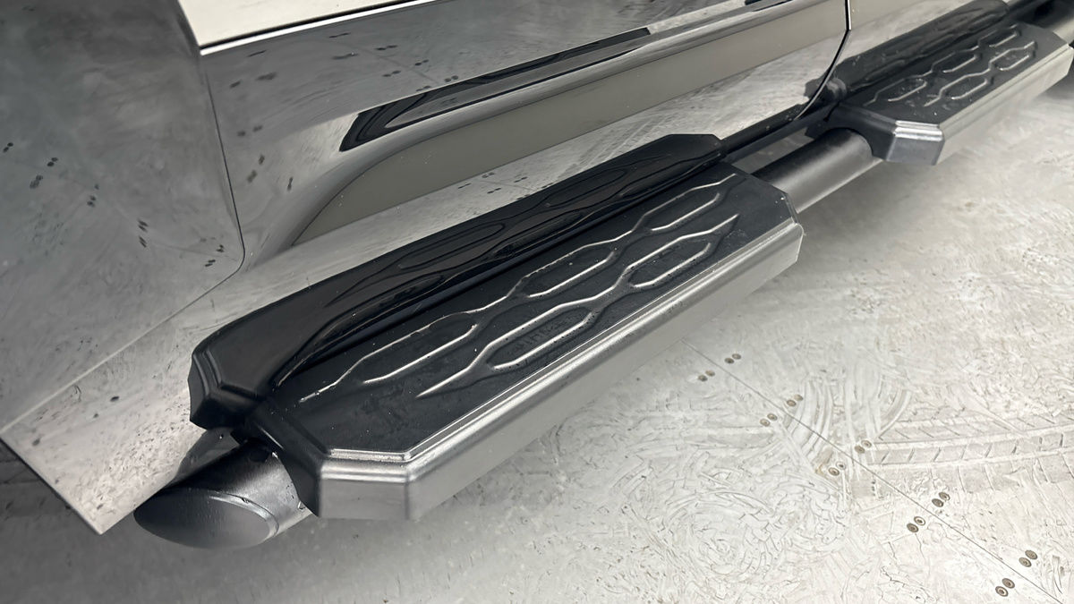 Land Rover Defender 110 Urban Image 25