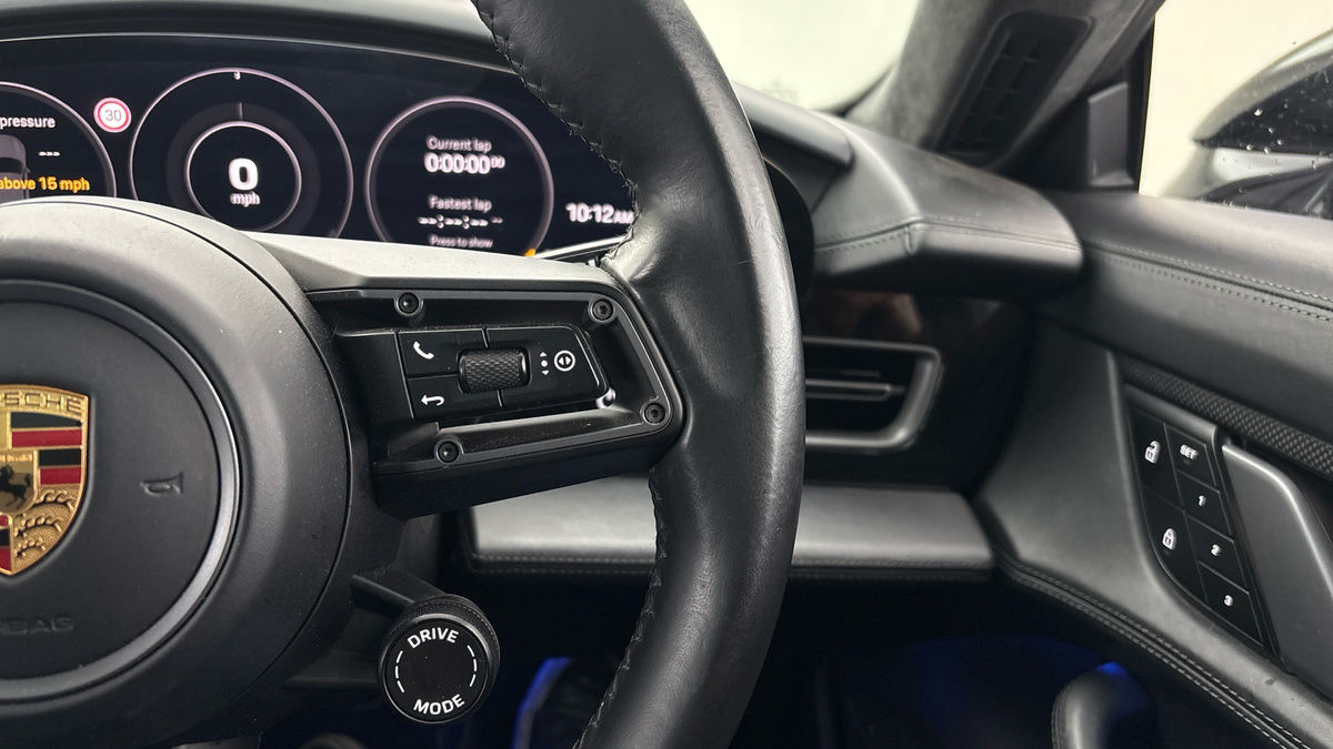 Porsche Taycan Image 20