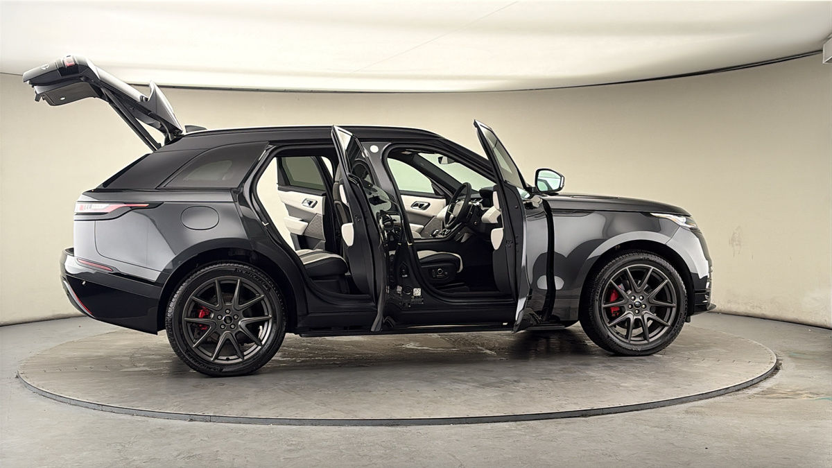 More views of Land Rover Range Rover Velar