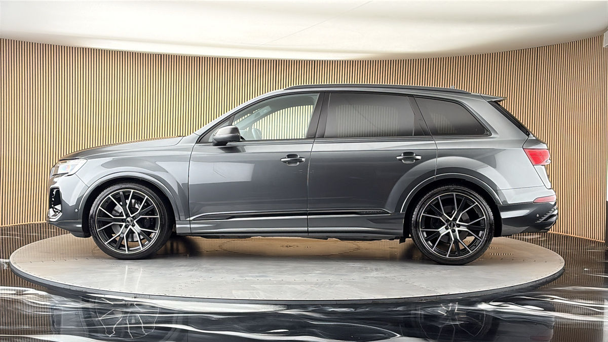 More views of Audi SQ7