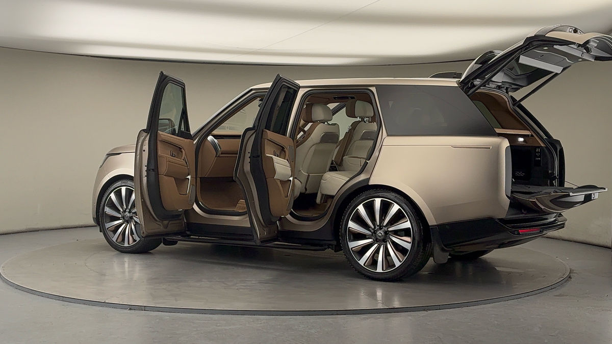 More views of Land Rover Range Rover