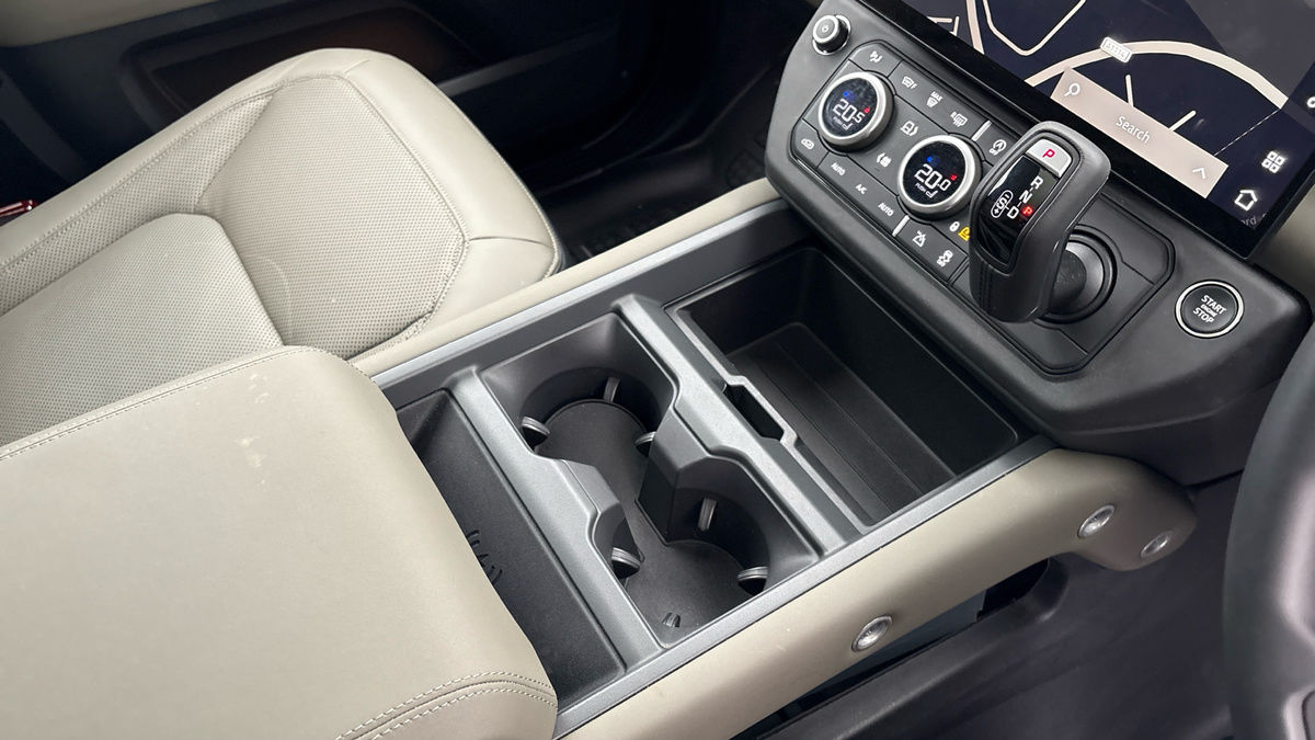 Land Rover Defender 90 Image 18