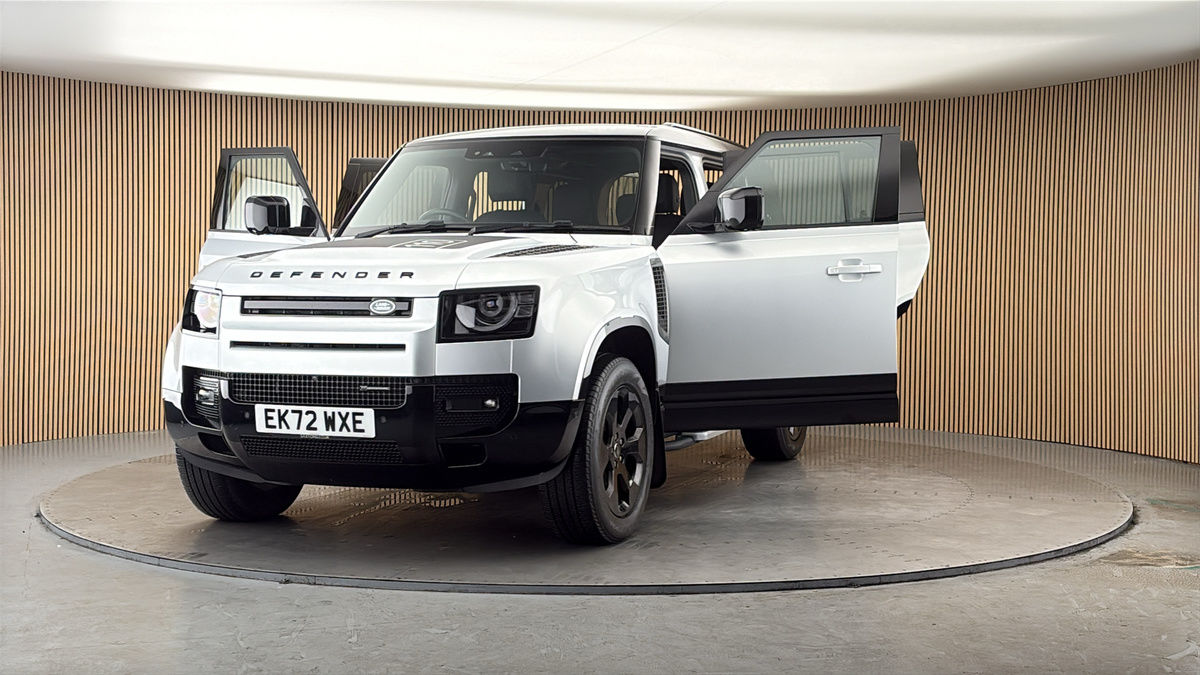 More views of Land Rover Defender 110