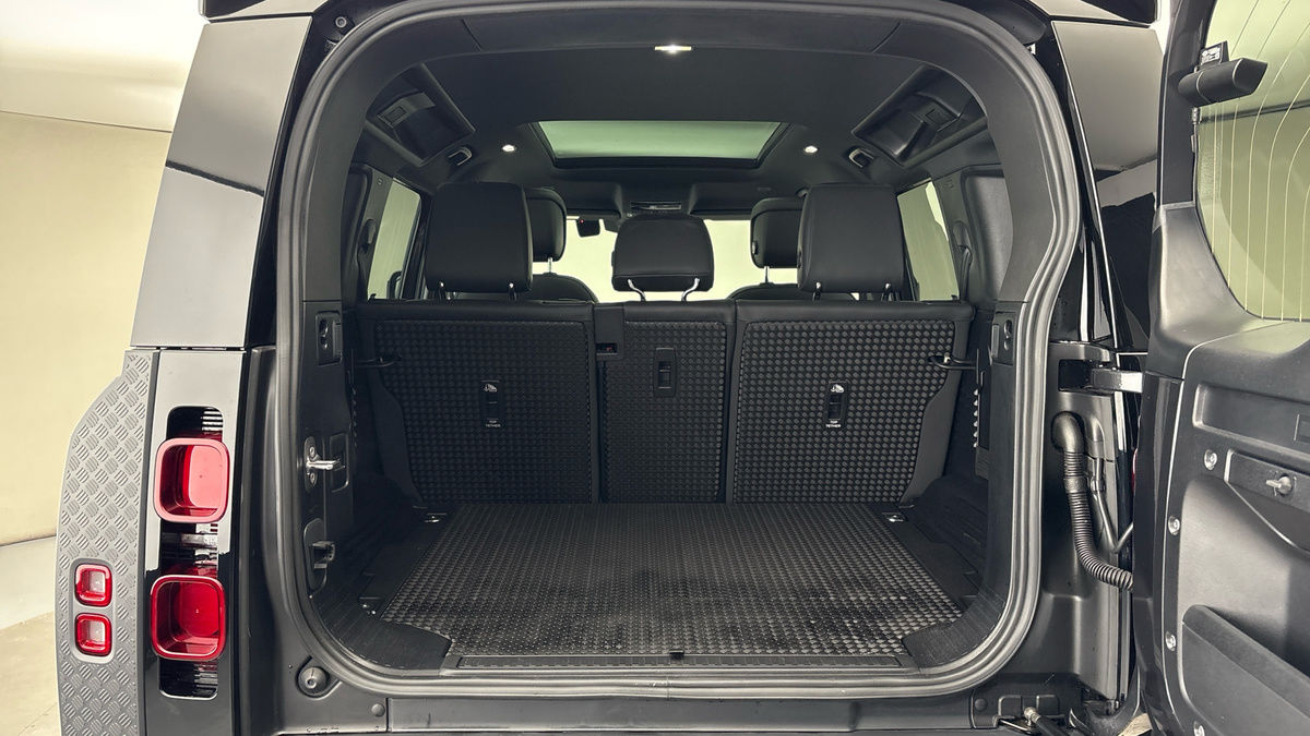 Land Rover Defender 110 Urban Image 11