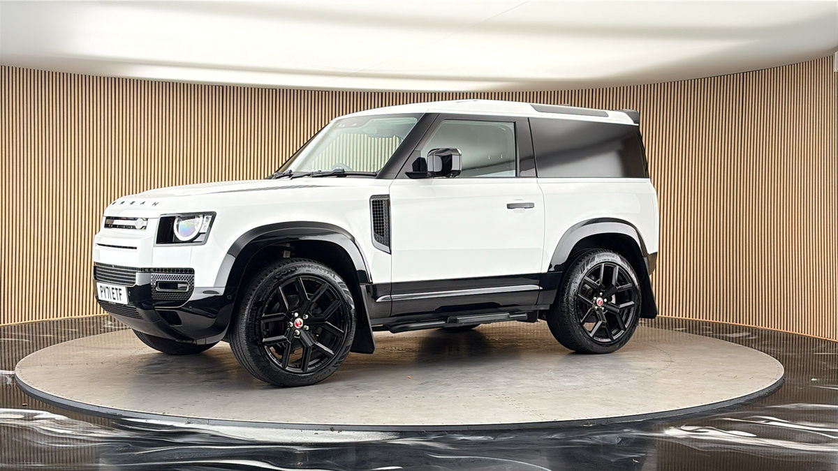 More views of Land Rover Defender 90