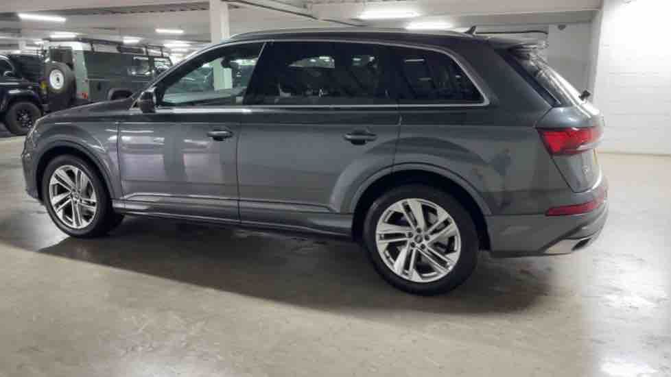More views of Audi Q7