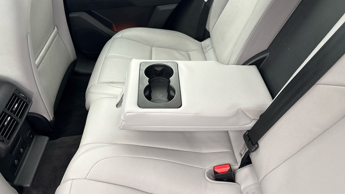 Land Rover Range Rover Velar Image 9