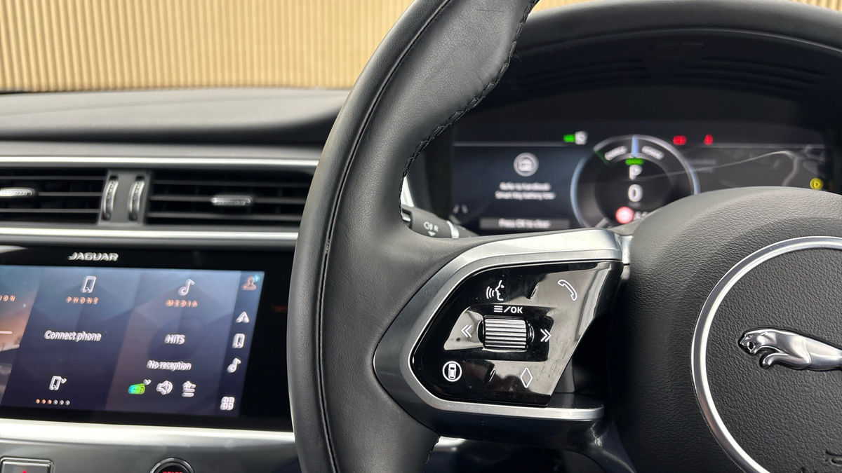 Jaguar I-PACE Image 13