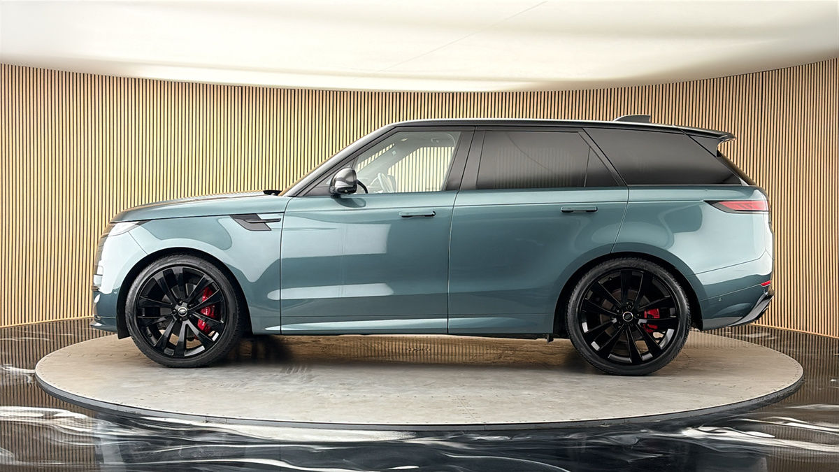 More views of Land Rover Range Rover Sport