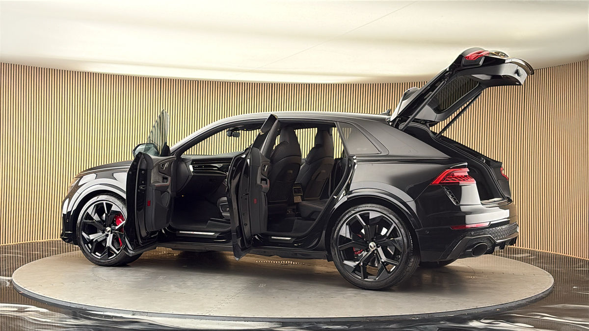 More views of Audi RSQ8