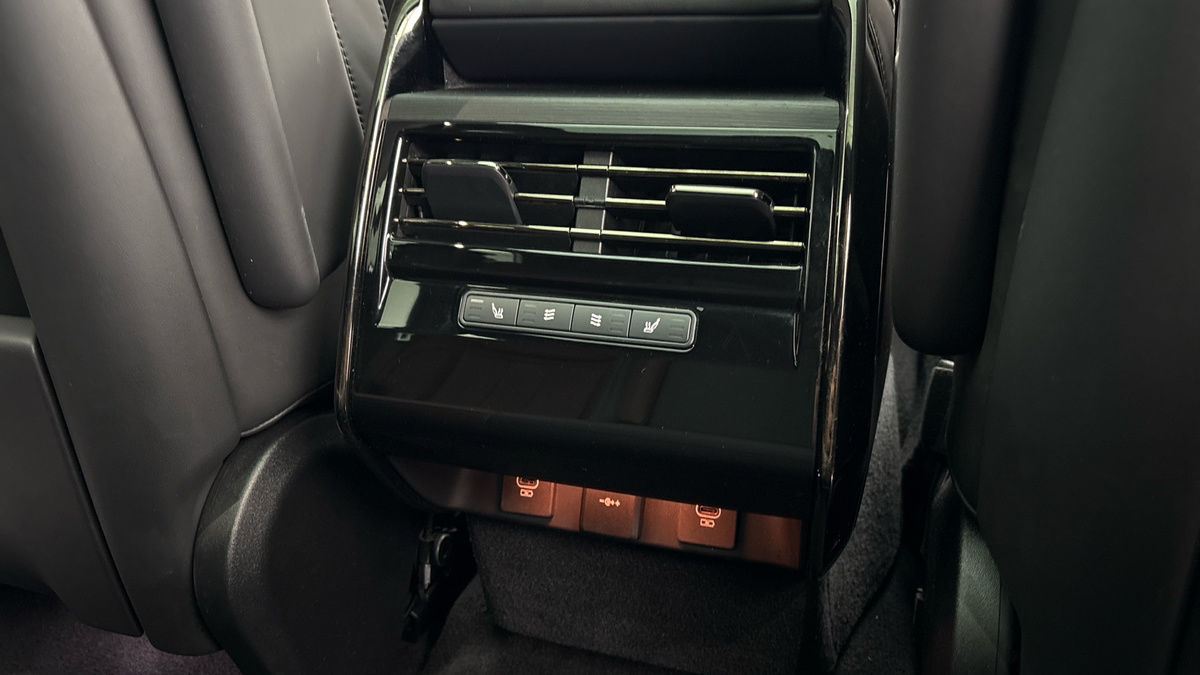 Land Rover Range Rover Sport Image 25