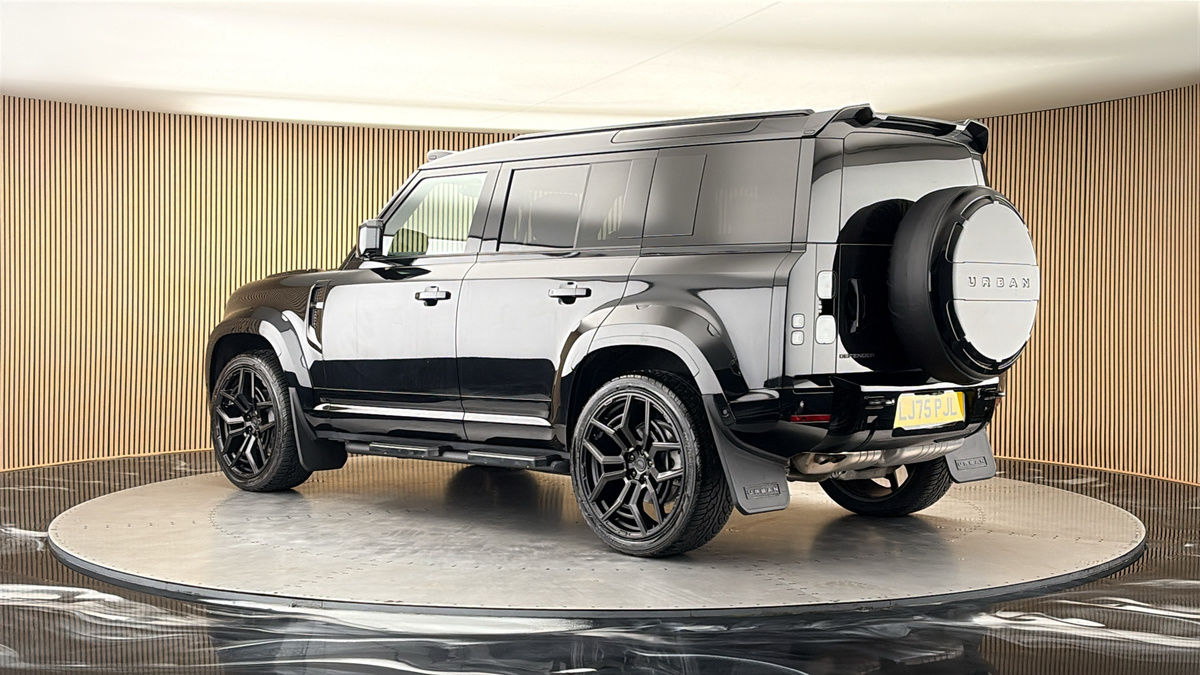 More views of Land Rover Defender 110