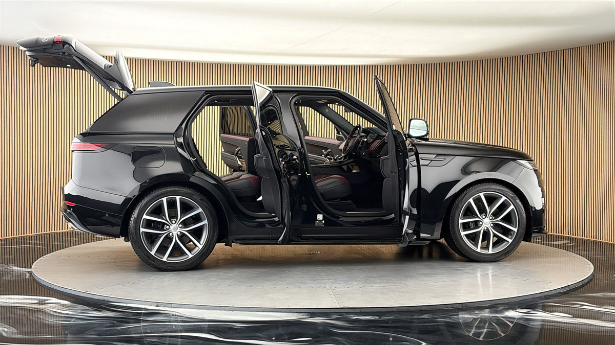 More views of Land Rover Range Rover Sport
