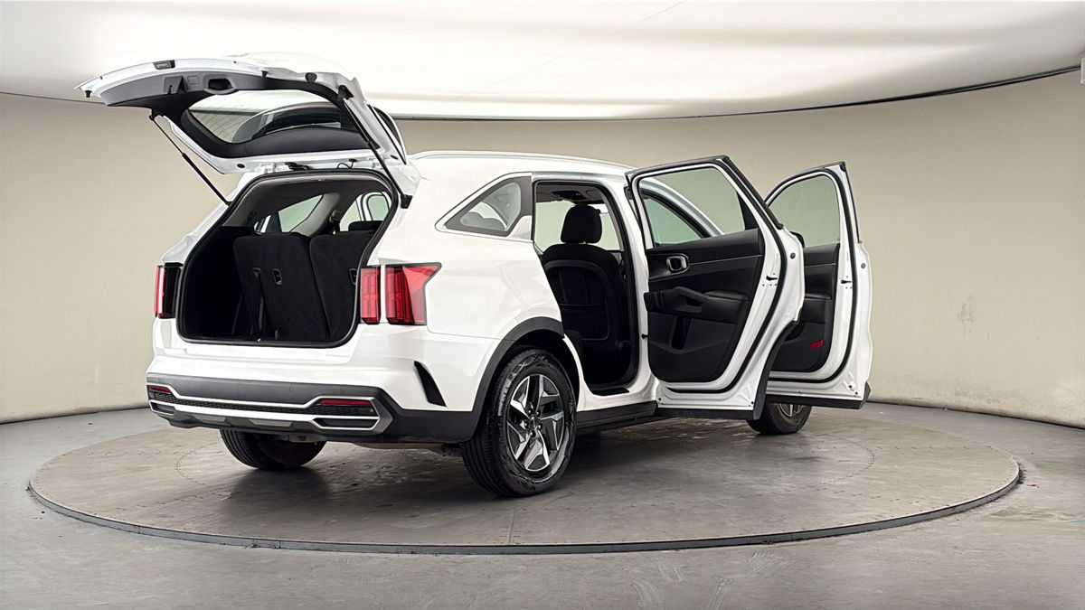 More views of Kia Sorento