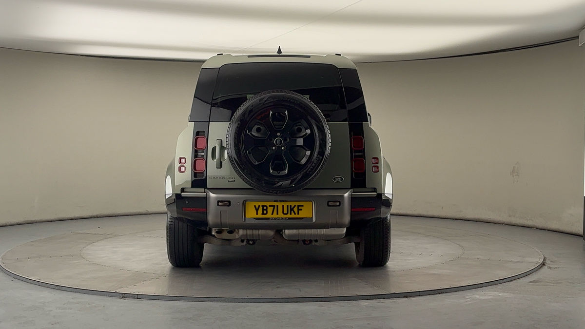 Land Rover Defender 110 Image 4