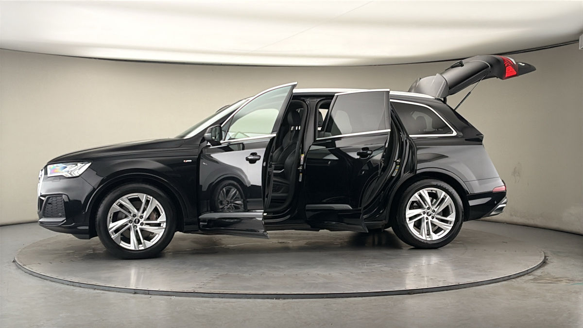 More views of Audi Q7