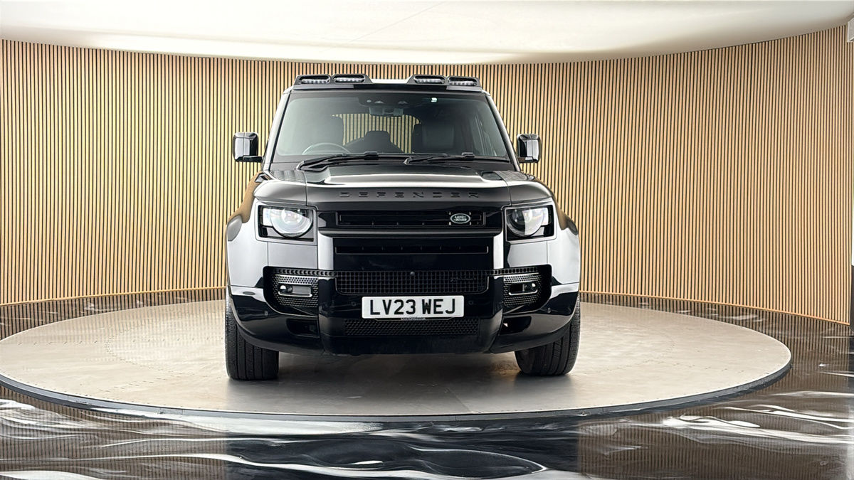 More views of Land Rover Defender 110