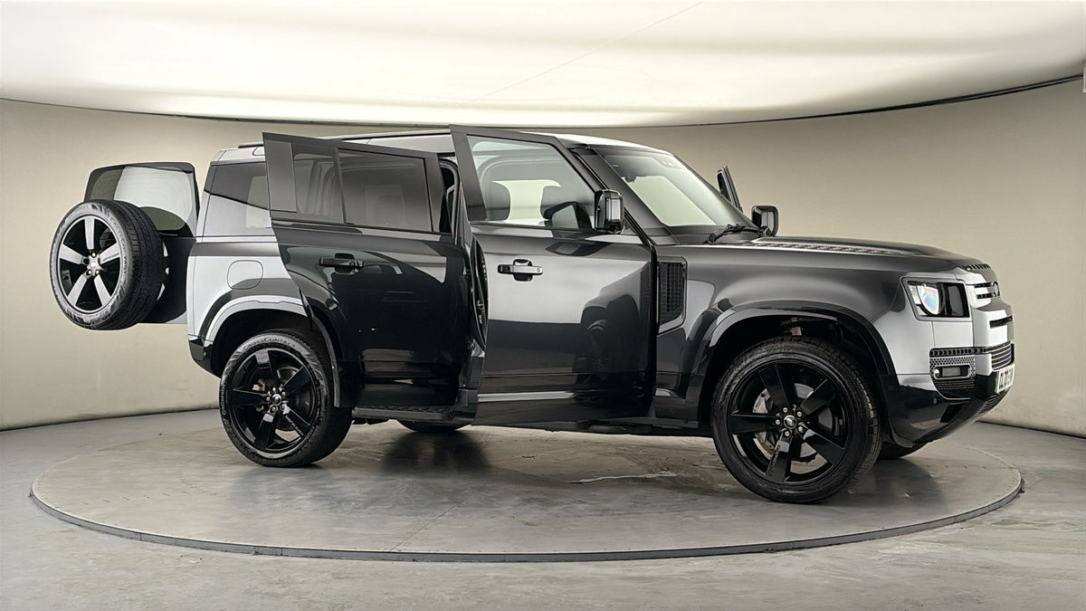 More views of Land Rover Defender 110