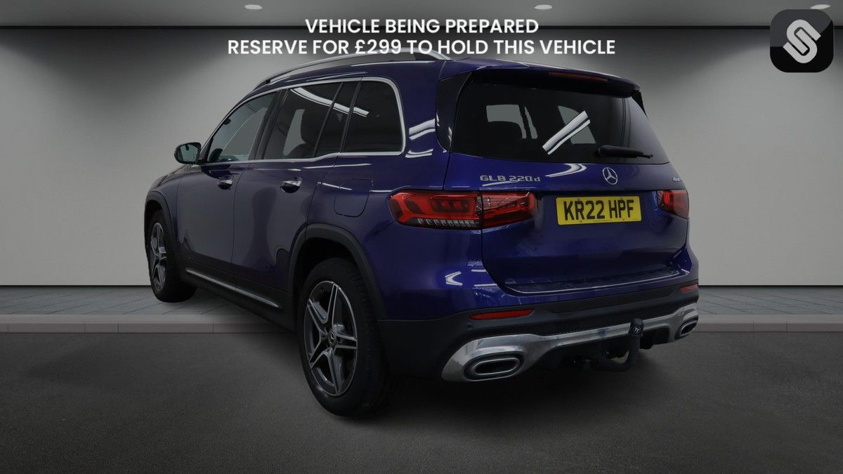 Mercedes-Benz GLB Image 3