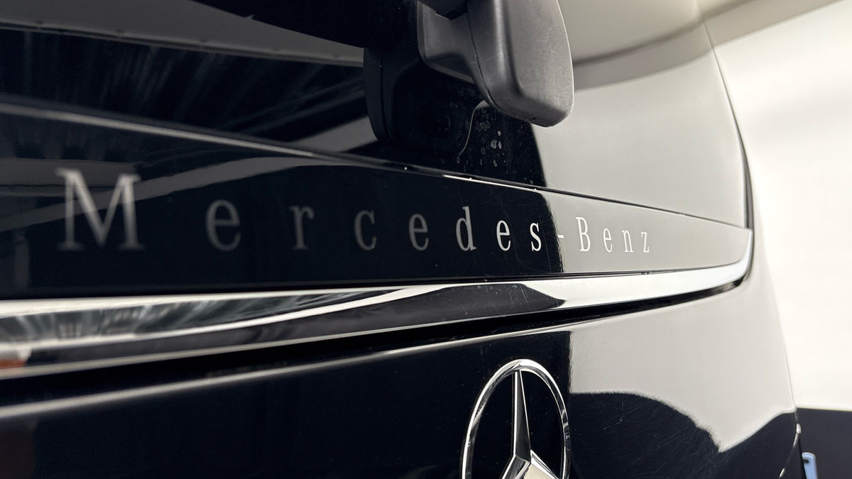 Mercedes-Benz V Class Image 37