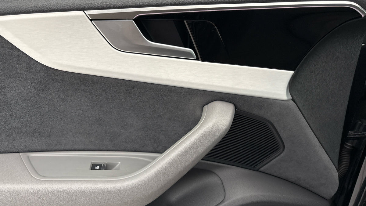 Audi A4 Avant Image 19