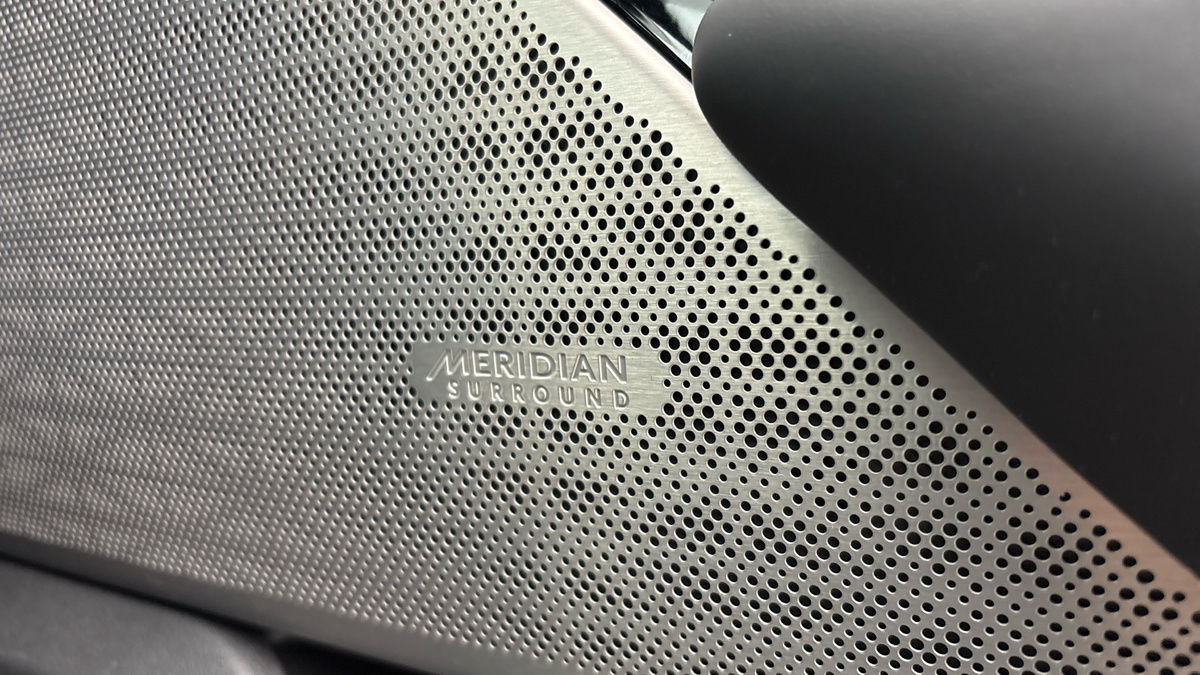 Land Rover Range Rover Velar Image 25