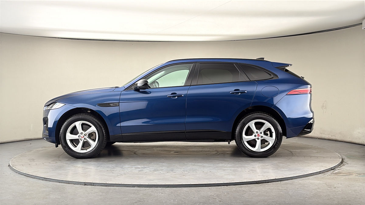 Jaguar F-PACE Image 15