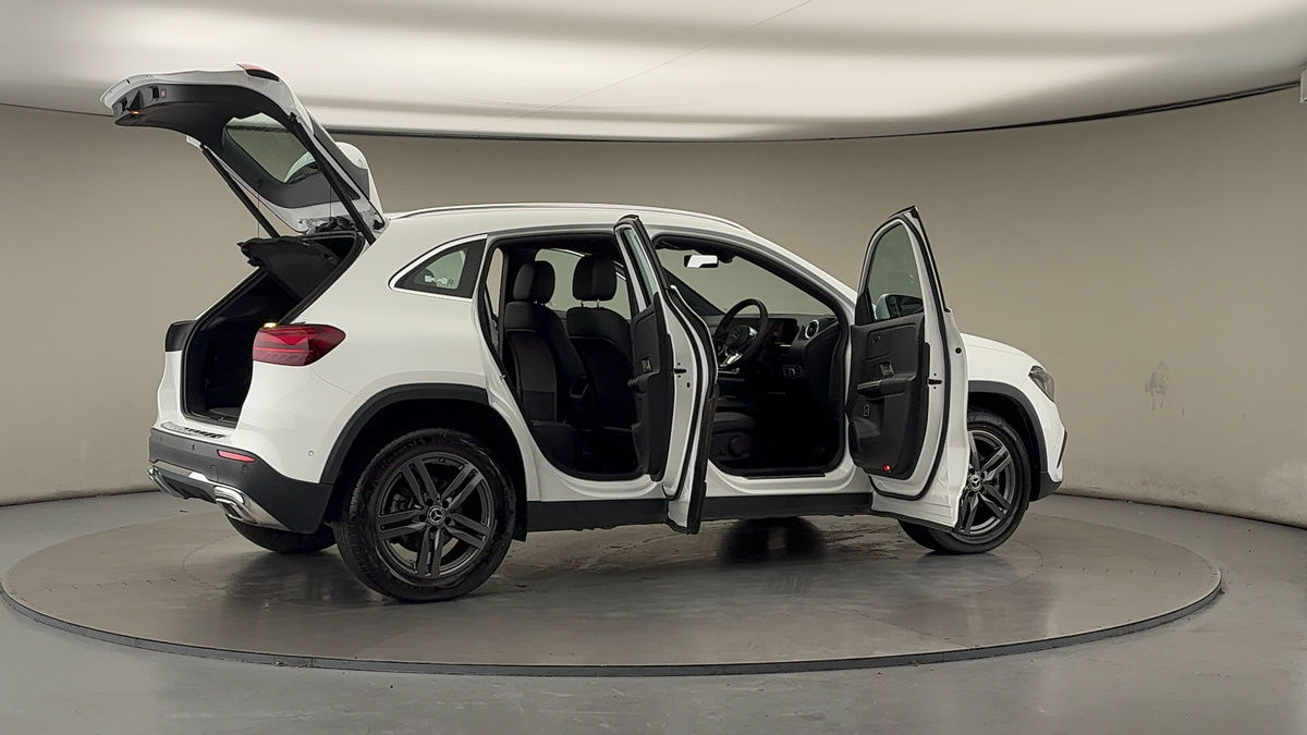 More views of Mercedes-Benz GLA