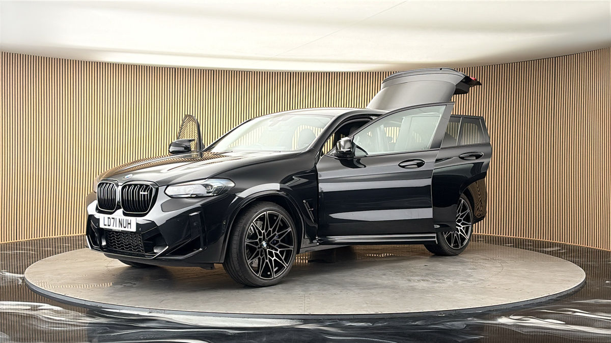 More views of BMW X4 M