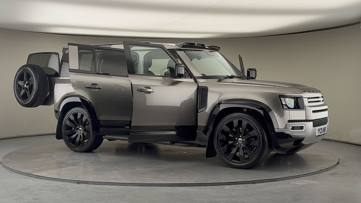 More views of Land Rover Defender 110