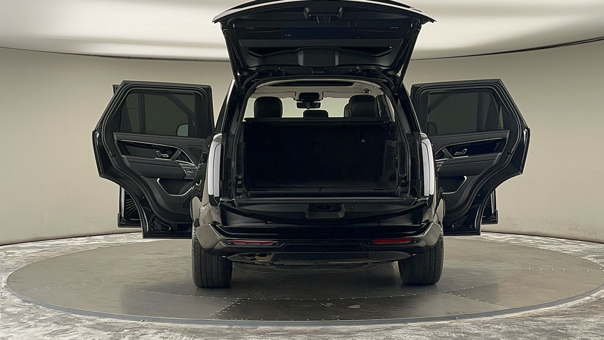 More views of Land Rover Range Rover