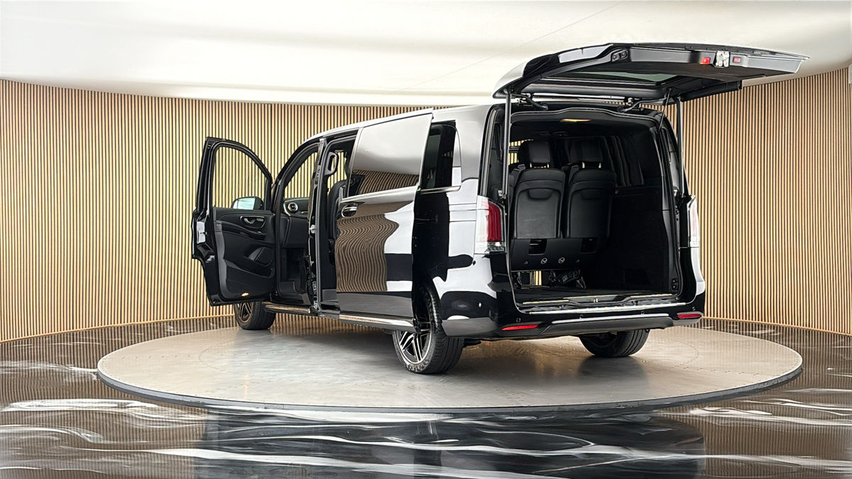 Mercedes-Benz V Class Image 23