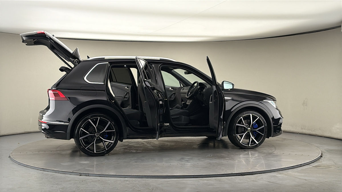 More views of Volkswagen Tiguan