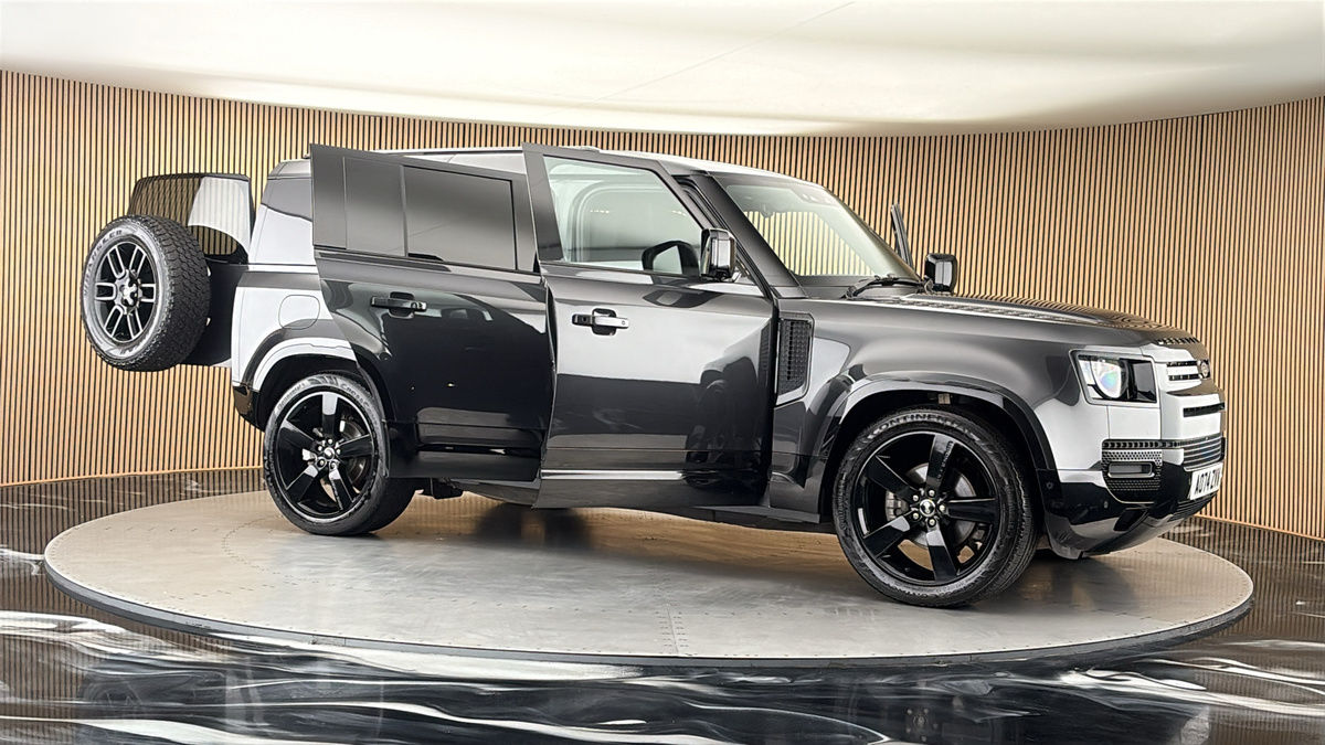 More views of Land Rover Defender 110