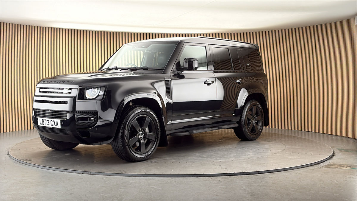 Land Rover Defender 110 Image 20