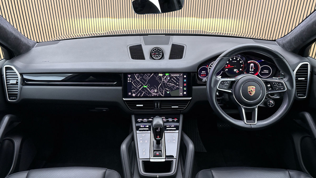 Porsche Cayenne Image 12