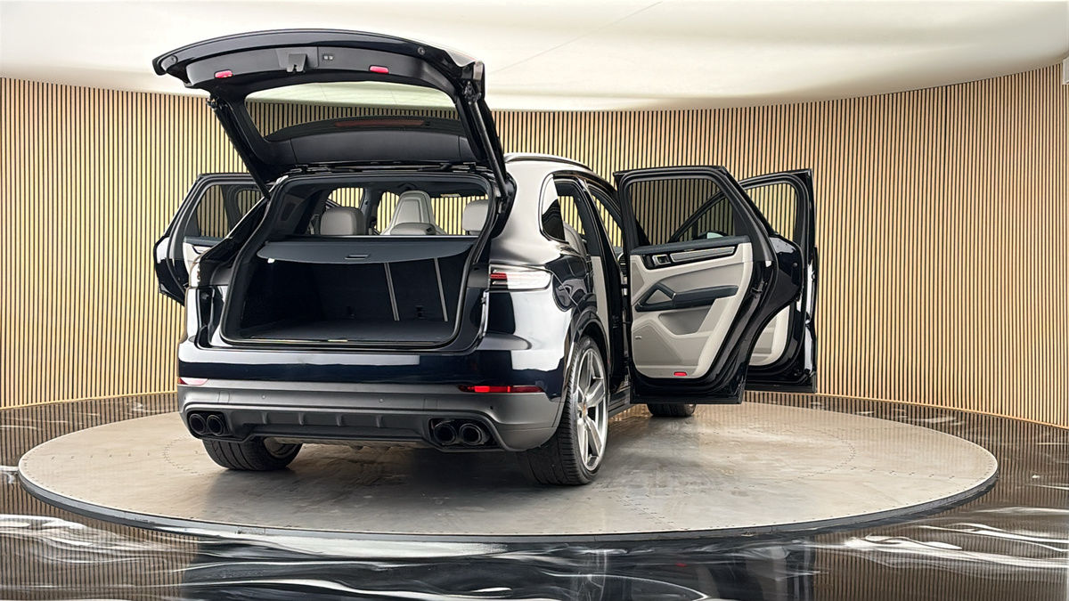 More views of Porsche Cayenne